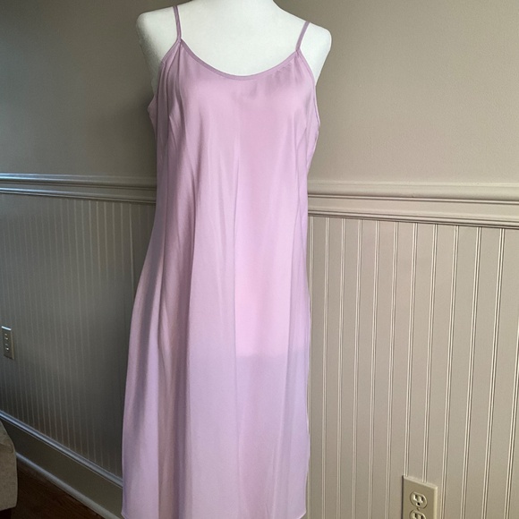 Romantic flowy lavender dress with separate slip dress liner - Picture 4 of 7
